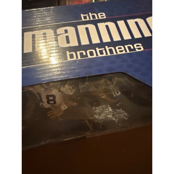 Manning Brothers NFL Deluxe Two-Pack  Peyton & Eli 1998 & 2004 Draft Picks - Picture 5 of 10